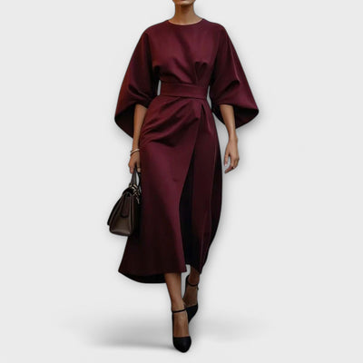 Amore Di Gioielli | Elegant kjole med ærmer