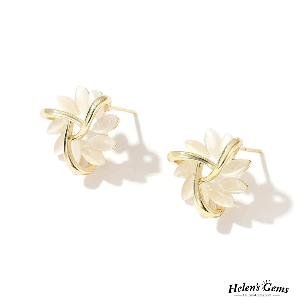 Amore Di Gioielli | Elegante og udsøgte Opal Petal Circle Stud Earrings i guld